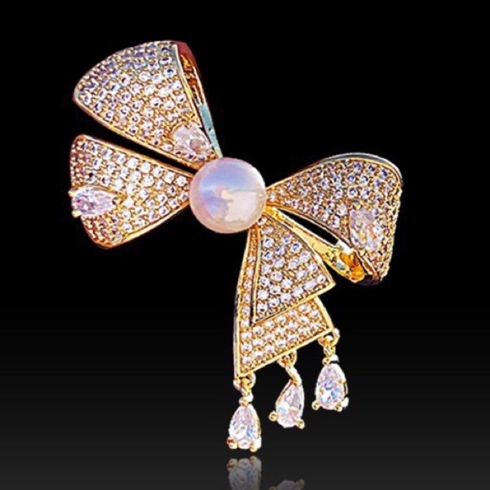 Genuine freshwater Pearl brooch gold tone ribbon bow